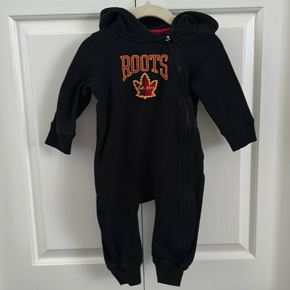 Roots Black Full zip Hooded romper 6-12 months - Picture 1 of 4
